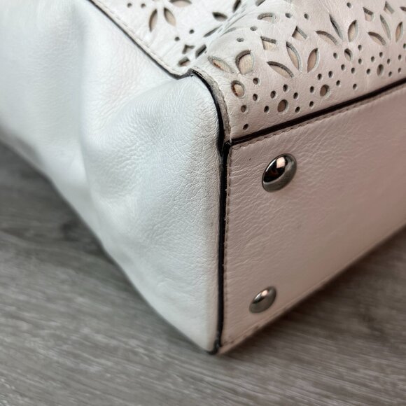 COACH f27391 Taylor Eyelet Carryall Tote Bag - Picture 4 of 7